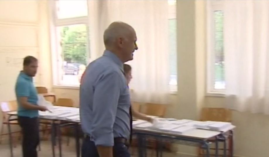 Ο Παπανδρέου ξέχασε την… ταυτότητα του – ΒΙΝΤΕΟ