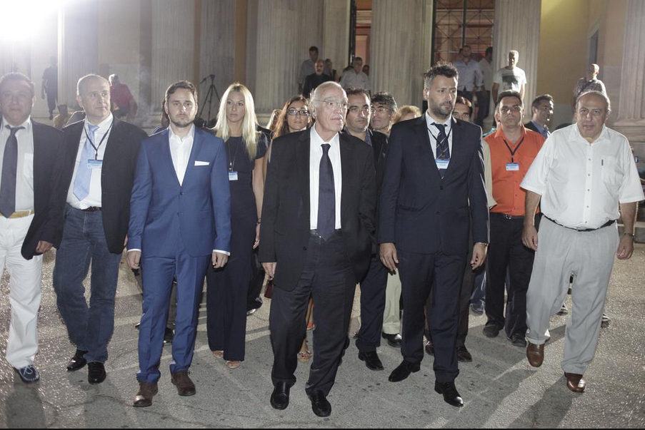 Η εντυπωσιακή ξανθιά στο πλευρό του Βασίλη Λεβέντη – ΦΩΤΟ