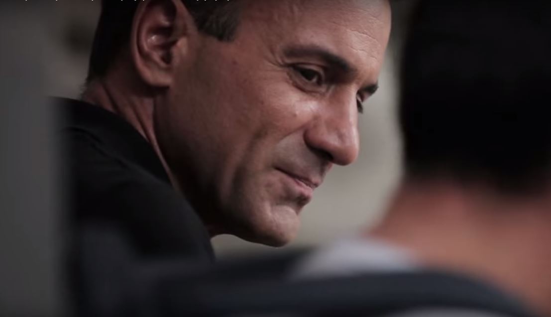 Ο Λαπαβίτσας γίνεται… Θεοδωράκης – ΒΙΝΤΕΟ