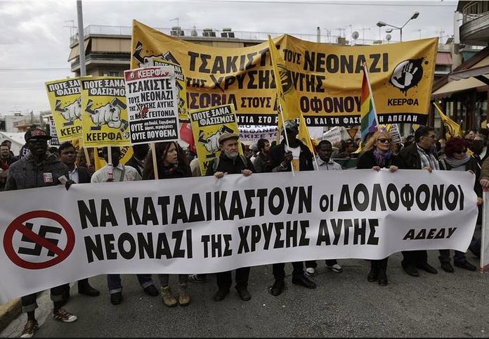 “Φρούριο” ο Πειραιάς- Αντιφασιστική συγκέντρωση κατά Μιχαλολιάκου στις γειτονιές του Φύσσα