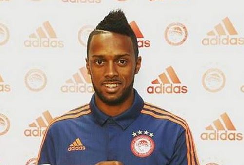 Ο Ερνάνι με τη φανέλα του Ολυμπιακού – ΦΩΤΟ