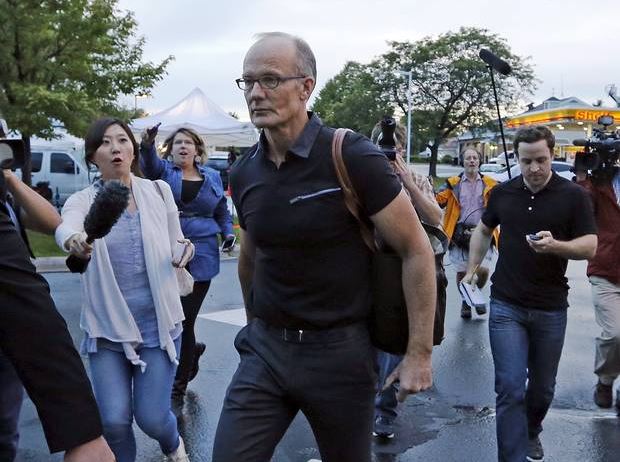 Διαδηλωτές αποδοκίμασαν τον δολοφόνο του Σεσίλ – ΦΩΤΟ