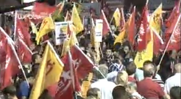 ΑΠΕΥΘΕΙΑΣ – Η συγκέντρωση της Λαϊκής Ενότητας στην Ομόνοια