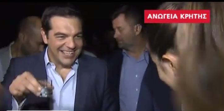 Ο Τσίπρας μετά τις ρακές: Θα πάμε για αλκοτέστ στο τέλος – ΒΙΝΤΕΟ