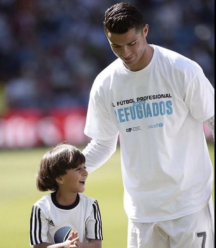 Από την τρικλοποδιά της οπερατέρ στην αγκαλιά του Ρονάλντο – ΒΙΝΤΕΟ – ΦΩΤΟ