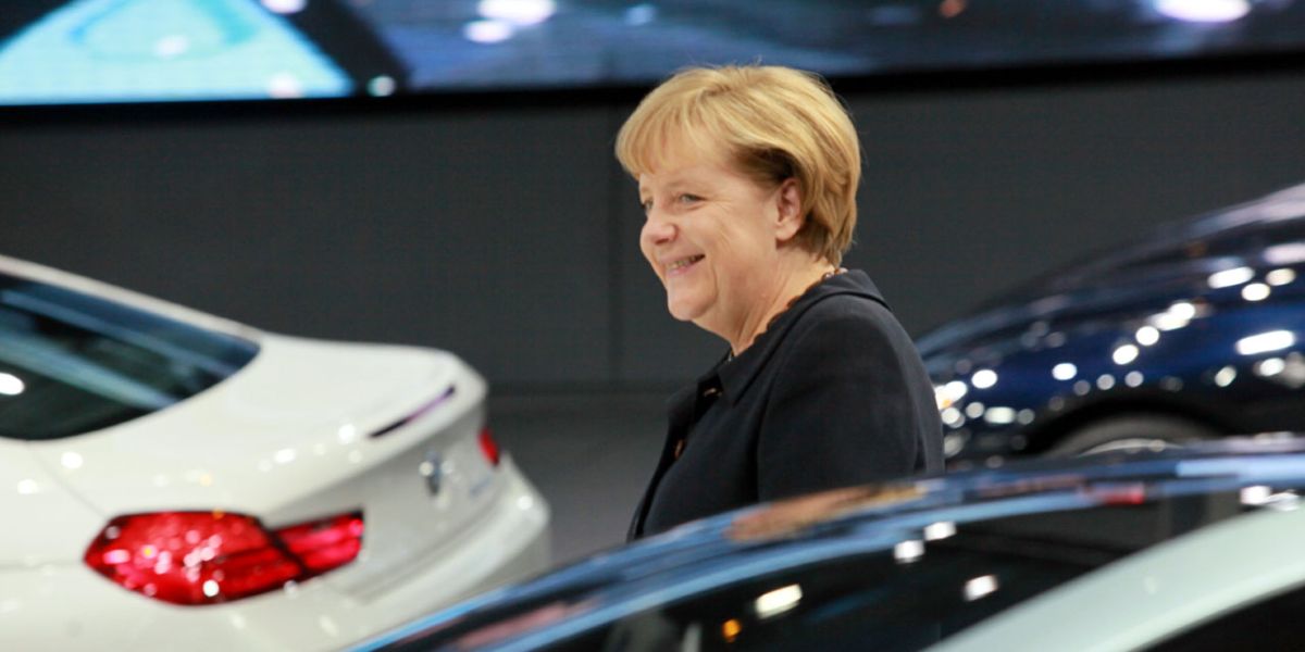 Έκαναν δώρο στη Μέρκελ ένα… αυτοκίνητο – ΒΙΝΤΕΟ