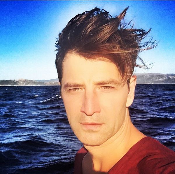 Στην Τήνο ο Ρουβάς για τα γυρίσματα του καινούργιου του video clip – ΦΩΤΟ