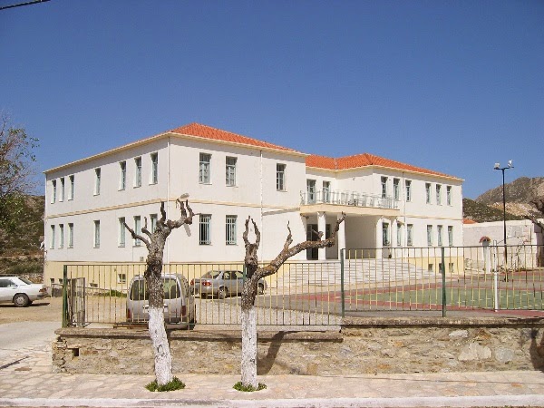 Δεν παρέστησαν στον αγιασμό για να διαμαρτυρηθούν για τα κενά