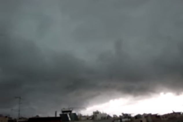 Εντυπωσιακές εικόνες της κακοκαιρίας από το Αιγάλεω – ΒΙΝΤΕΟ