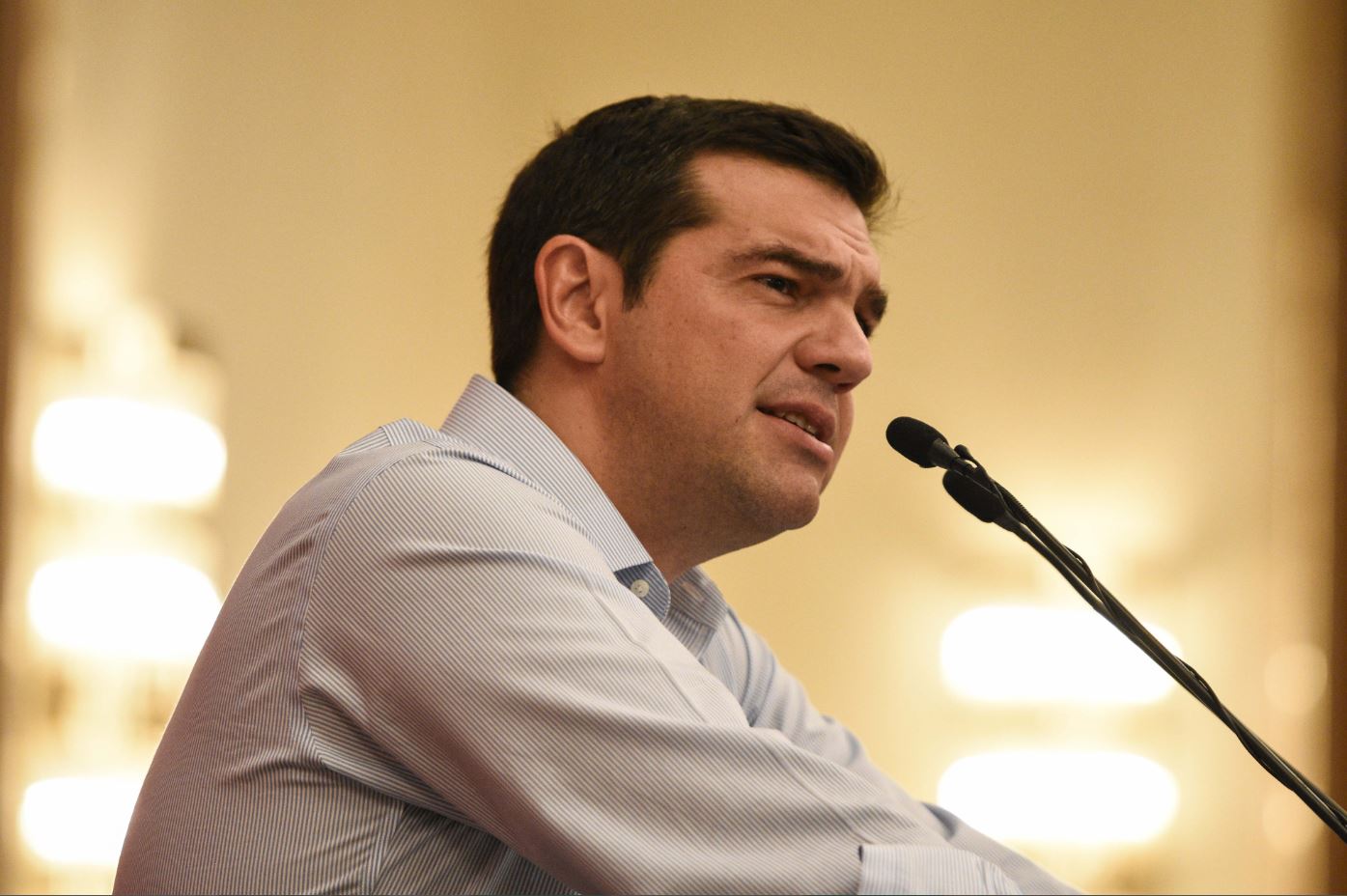 Άνετη κοινοβουλευτική πλειοψηφία ζήτησε ο Τσίπρας