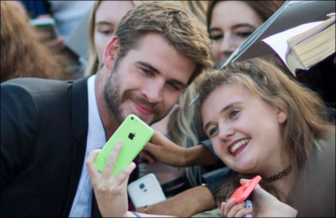 Ο κομψός και ντροπαλός Λίαμ Χέμσγουορθ – ΦΩΤΟ