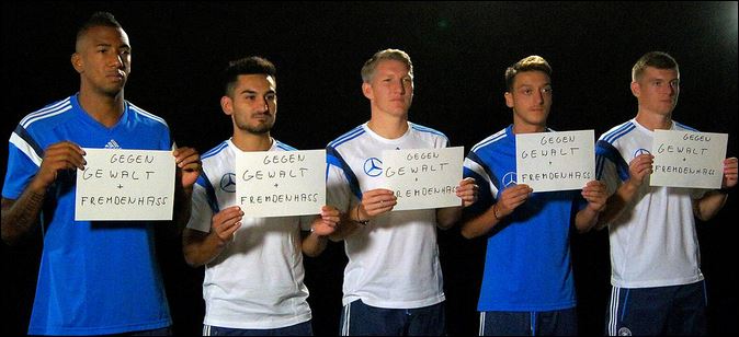 Στο πλευρό των μεταναστών οι παίκτες της εθνικής Γερμανίας – ΒΙΝΤΕΟ