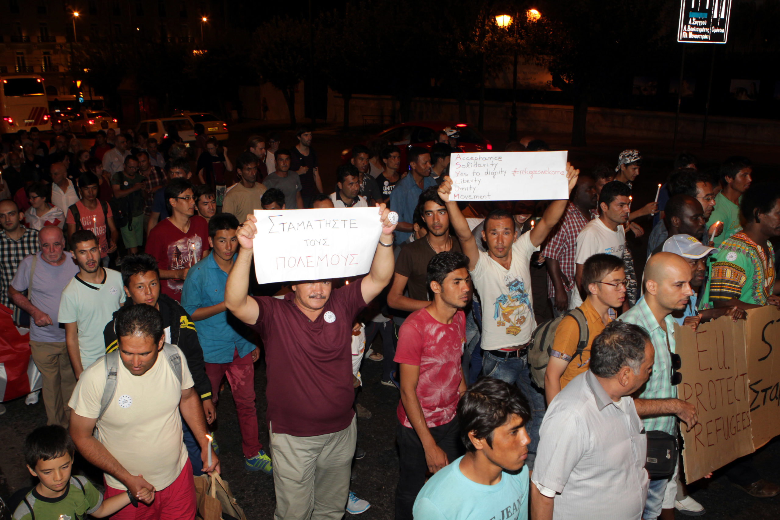 “Σιωπηλή” πορεία για τους πρόσφυγες – ΦΩΤΟ