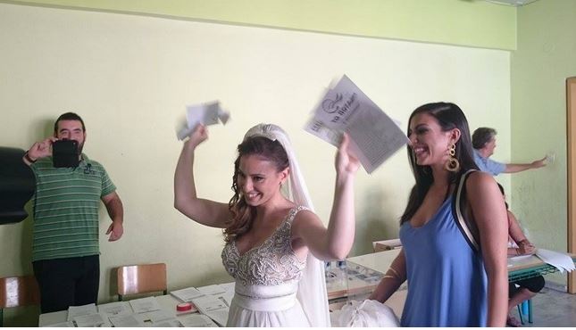 Η νύφη το ‘σκασε και πήγε να… ψηφίσει – ΦΩΤΟ