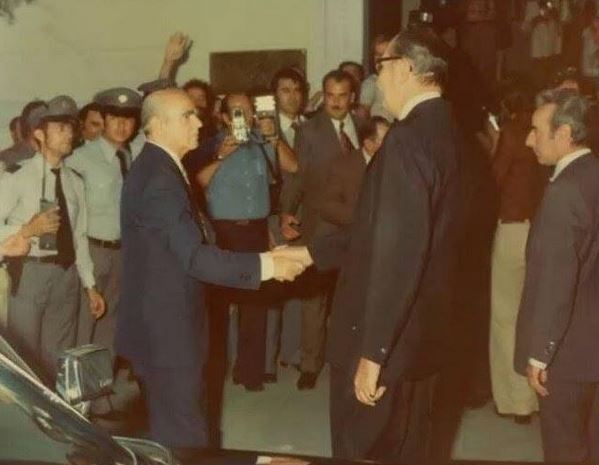 Ιστορική στιγμή από τη Ρηγίλλης 18 – ΦΩΤΟ