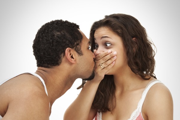 Γιατί μυρίζει το στόμα μας το πρωί;