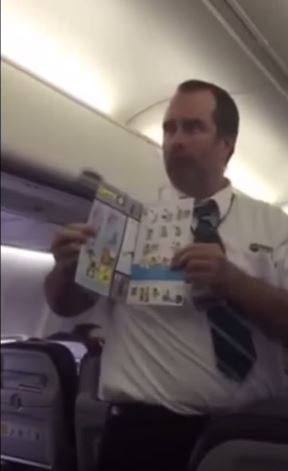 Ένας αξέχαστος αεροσυνοδός…. – ΒΙΝΤΕΟ