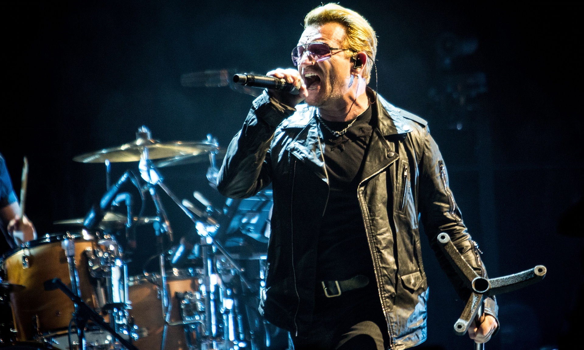 Συγκίνησε ο Bono- Τραγούδησε το «In the Name of Love» για τον μικρό Αϊλάν