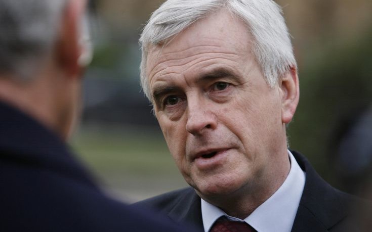 Ο Καρλ Μαρξ είναι ξανά στη μόδα, λέει ο Άγγλος “Βαρουφάκης”