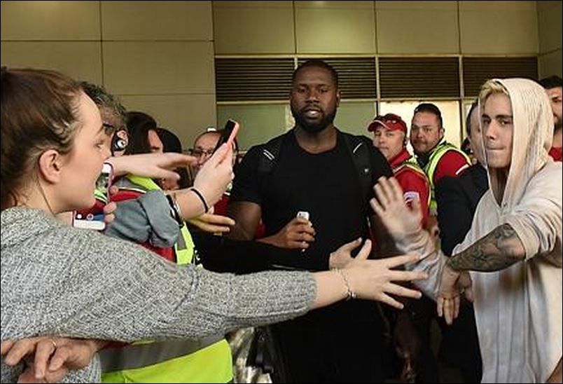 “Πανικός” από την άφιξη του Μπίμπερ στην Αυστραλία – ΦΩΤΟ