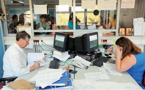 Νέο ποινολόγιο της Εφορίας με “κούρεμα” προστίμων