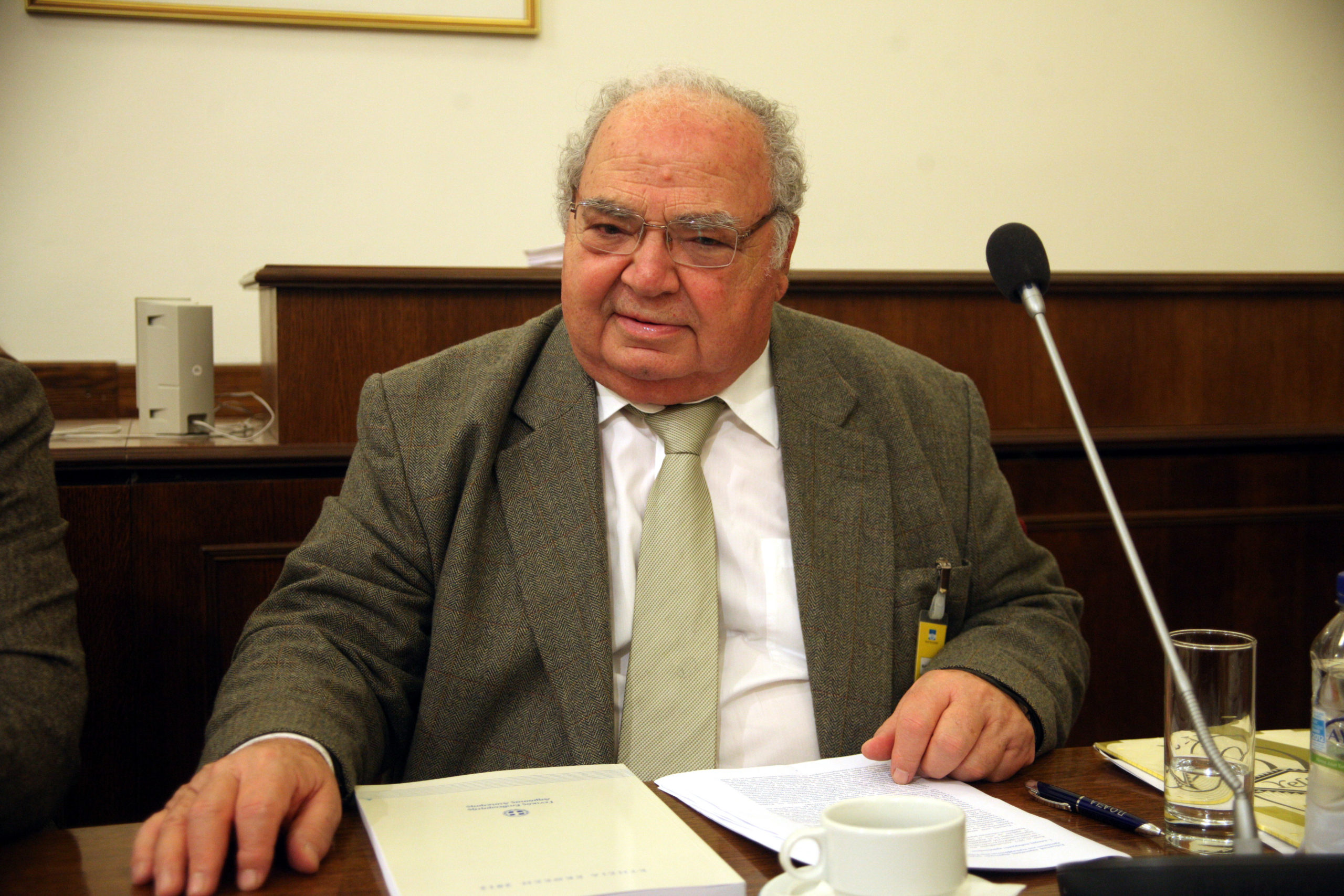 Λέανδρος Ρακιντζής: Γι’αυτό επιστρέφουν οι επίορκοι στο Δημόσιο – ΒΙΝΤΕΟ