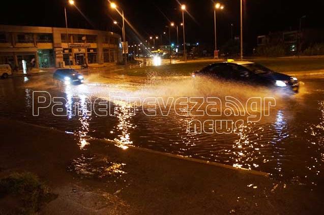 Προβλήματα από την έντονη βροχόπτωση στη Πρέβεζα – ΒΙΝΤΕΟ