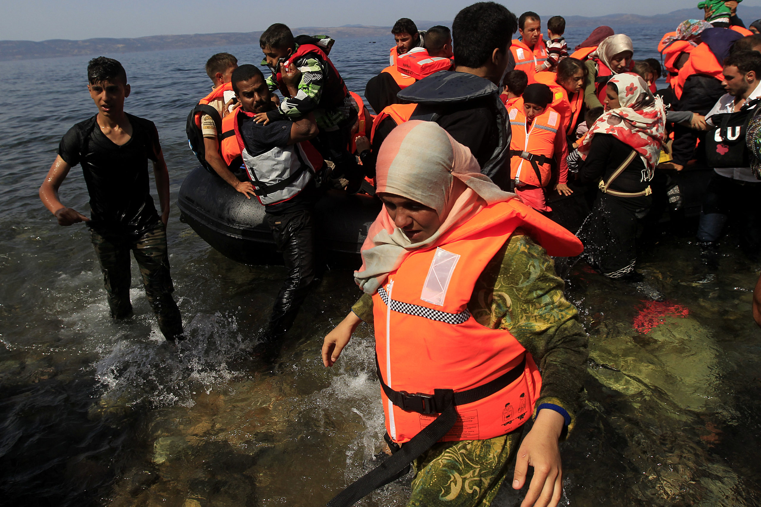 Σταμάτησε η διανομή φαγητού στους πρόσφυγες στη Λέσβο – ΒΙΝΤΕΟ