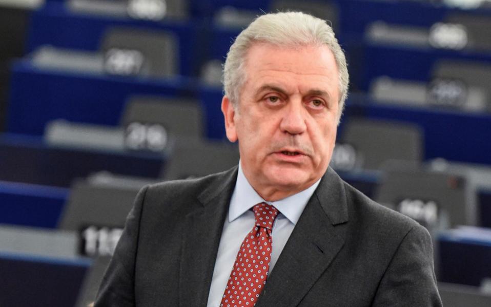Αβραμόπουλος: Να εφαρμοστεί άμεσα η απόφαση για την μετεγκατάσταση 120.000 προσφύγων – ΒΙΝΤΕΟ