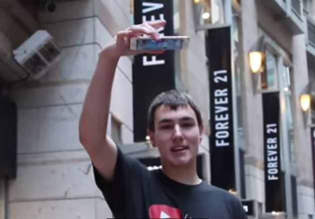 Δείτε τι παθαίνει το νέο iPhone 6s Plus αν πέσει από ύψος 3 μέτρων – ΒΙΝΤΕΟ
