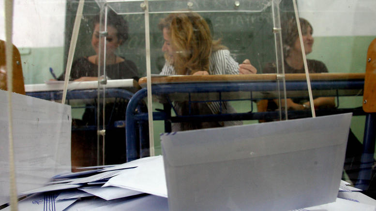 Άνοιξαν οι κάλπες