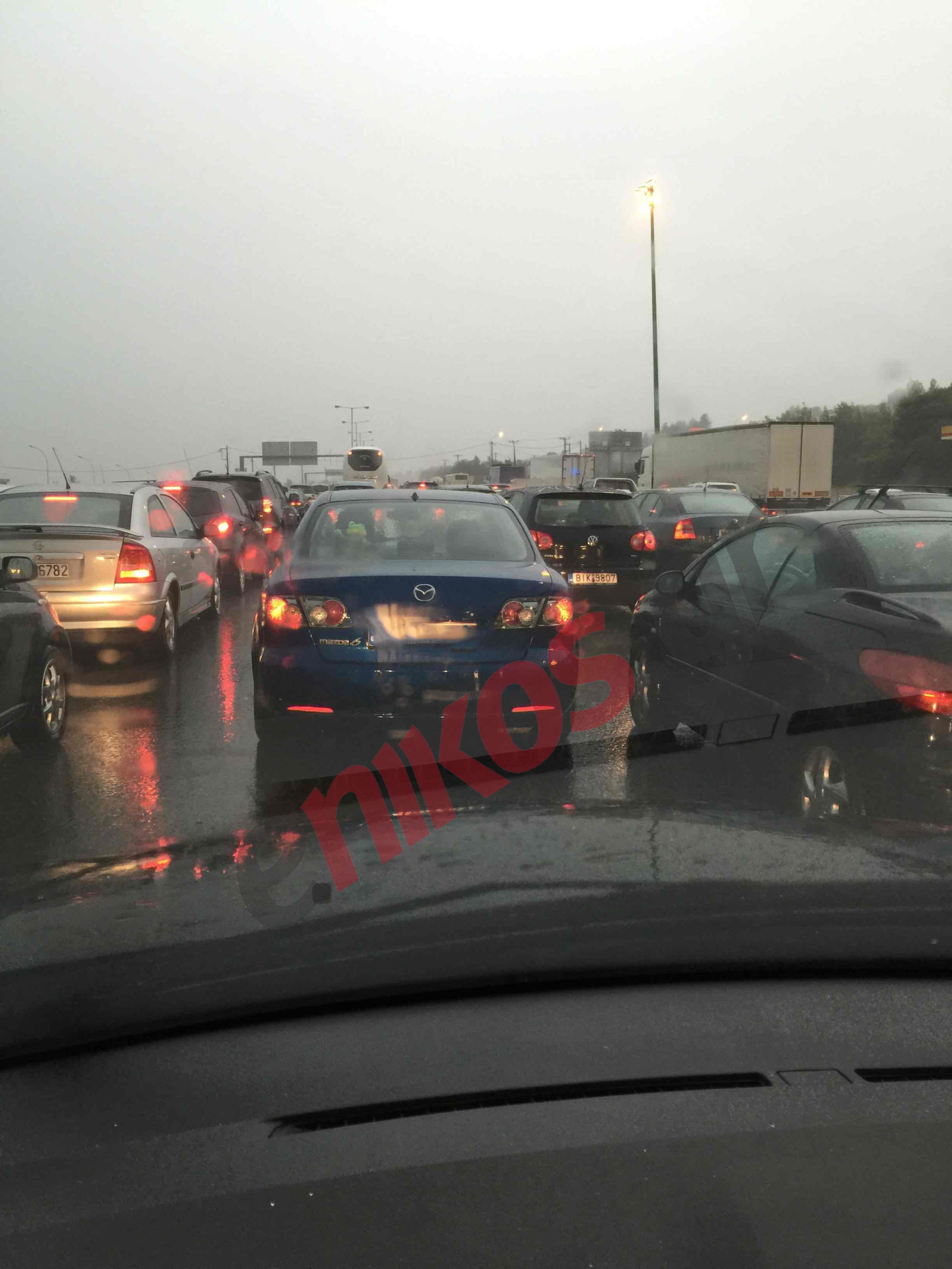 Μποτιλιάρισμα στα διόδια Αφιδνών λόγω της κακοκαιρίας – ΦΩΤΟ αναγνώστη