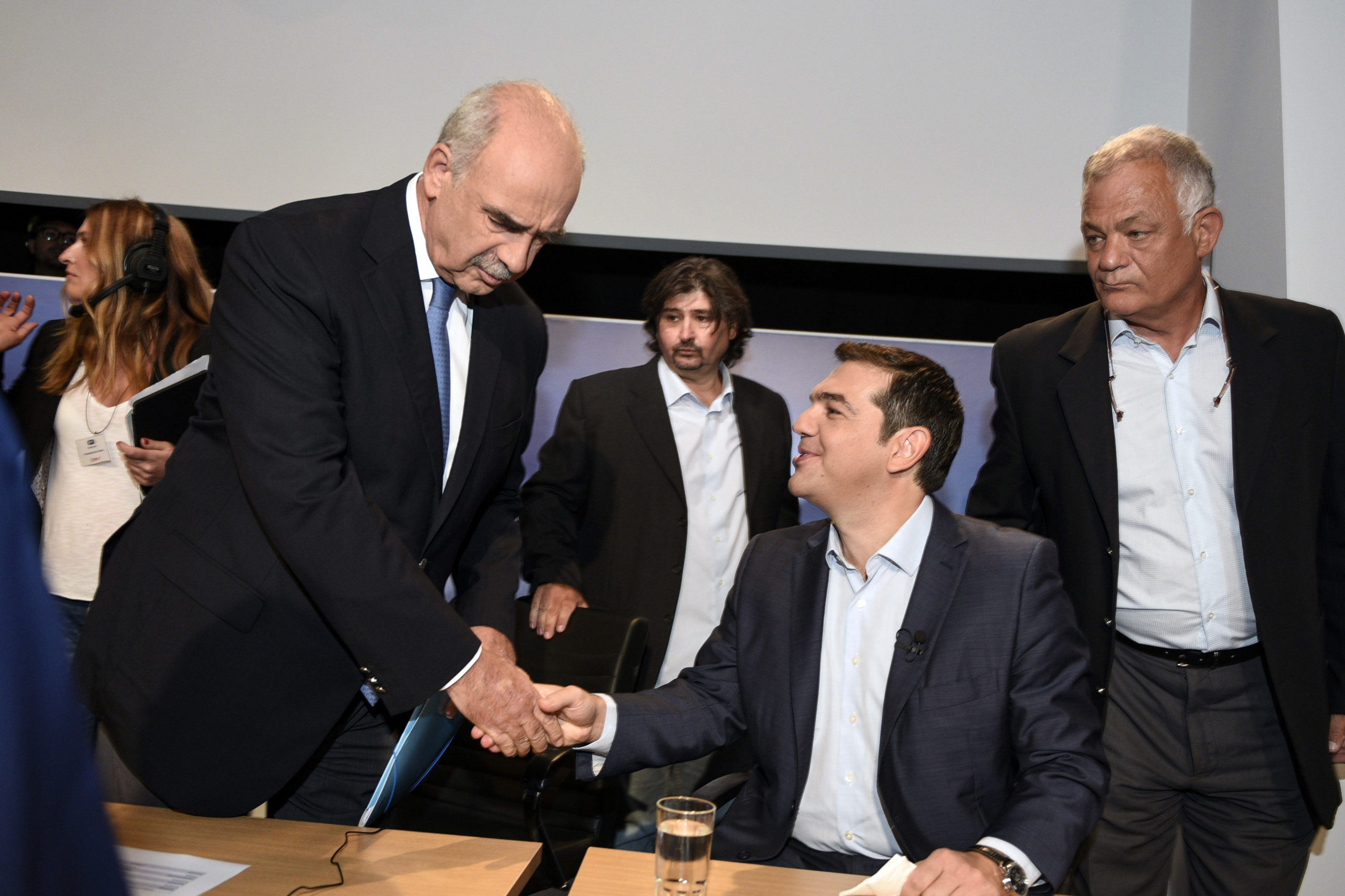 Αντίστροφη μέτρηση για το αποψινό debate Τσίπρα- Μεϊμαράκη