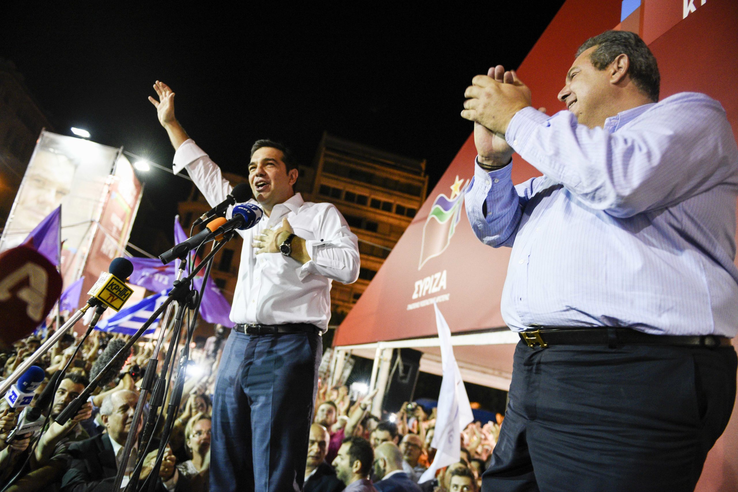 Καρέ – καρέ οι πανηγυρισμοί Τσίπρα – Καμμένου – ΦΩΤΟ