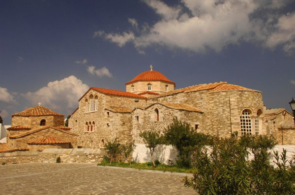 Επιστημονικό Συνέδριο στον περίβολο του Ναού της Εκατονταπυλιανής στην Πάρο