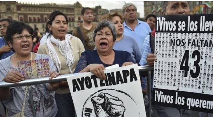Μεξικό: Ένα χρόνο μετά οι γονείς 43 “εξαφανισμένων” φοιτητών ζητούν δικαιοσύνη