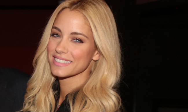 Η Δούκισσα Νομικού καστανή – ΦΩΤΟ