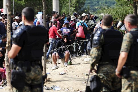Αποκλεισμένοι μετανάστες κοντά στα σύνορα Τουρκίας- Ελλάδας