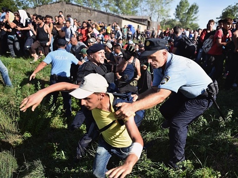 Επεισόδια σε καταυλισμό προσφύγων στην Κροατία