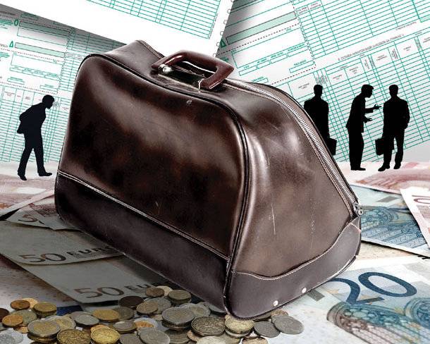 Bloomberg: Της παραοικονομίας… το κάγκελο στην Ελλάδα