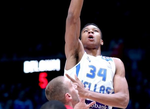 Αντετοκούνμπο: Παίξαμε μπάσκετ στο δεύτερο ημίχρονο