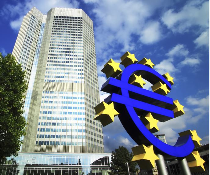 Η ΕΚΤ διατηρεί αμετάβλητατα τα κυριότερα επιτόκια της