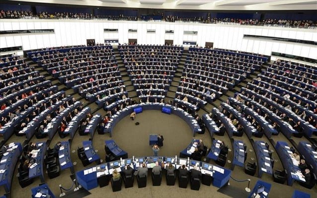 Ενέκρινε το Ευρωπαϊκό Κοινοβούλιο την πρόταση Γιούνκερ για τους προσφυγες