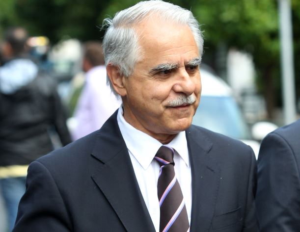 Ο Μπαλάφας φόρεσε… γραβάτα – ΦΩΤΟ