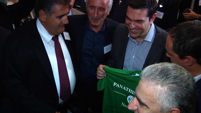 Ο Τσίπρας με την φανέλα του Παναθηναϊκού – ΒΙΝΤΕΟ