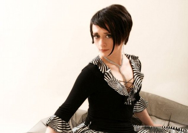 Διάσημη πιανίστρια βρέθηκε δολοφονημένη στο σπίτι της