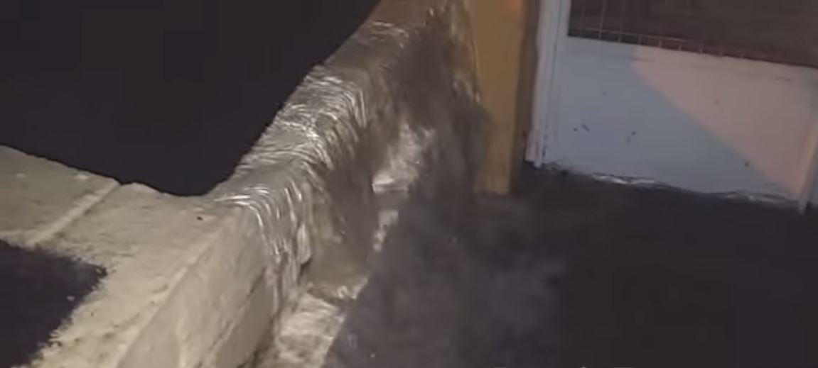 Λαμία- Έσπασε αγωγός και πλημμύρισαν σπίτια – ΒΙΝΤΕΟ- ΦΩΤΟ