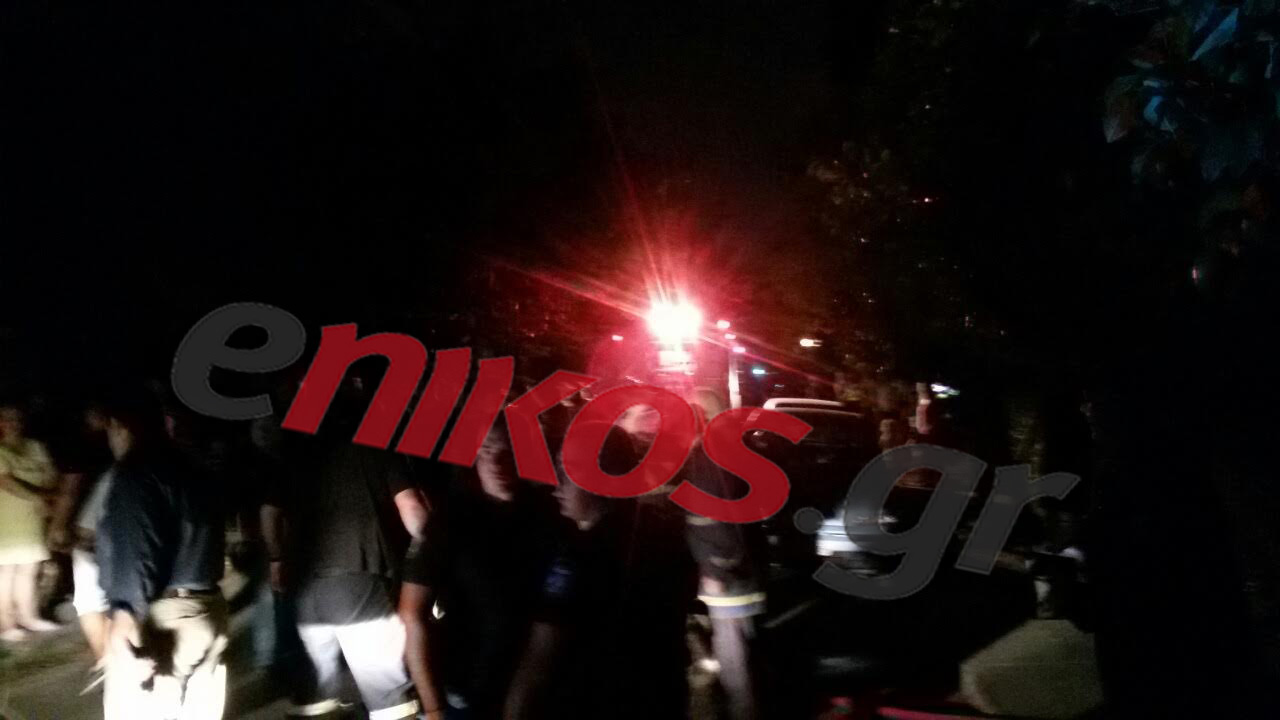 Απεγκλώβισαν 2 άτομα από το διαμέρισμα που τυλίχθηκε στις φλόγες στο Χαλάνδρι – ΦΩΤΟ