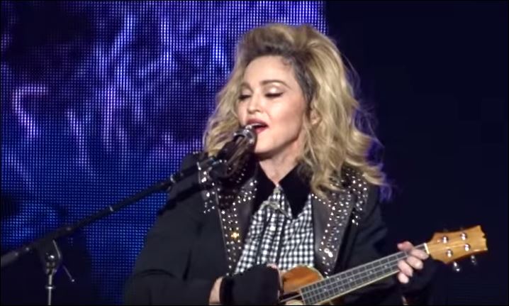 Η Μαντόνα τραγουδά για τον Σον Πεν – ΒΙΝΤΕΟ