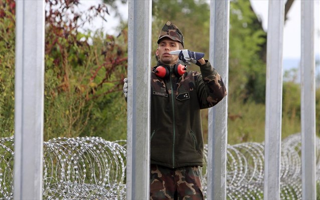 Αγκαθωτά συρματοπλέγματα στα σύνορα Ουγγαρίας – Σλοβενίας